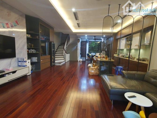 ĐẲNG CẤP BIỆP THỰ  VIEW HỒ KĐT CẦU BƯƠU- THANH TRÌ 120M2x 5 Tầng MT 8,2M GIÁ 25,9 TỶ - 6