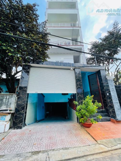 Tòa nhà 5 tầng đã hoàn công ngay ĐH Marketing Lê Văn Việt Q9 sẵn thu nhập 150tr/th