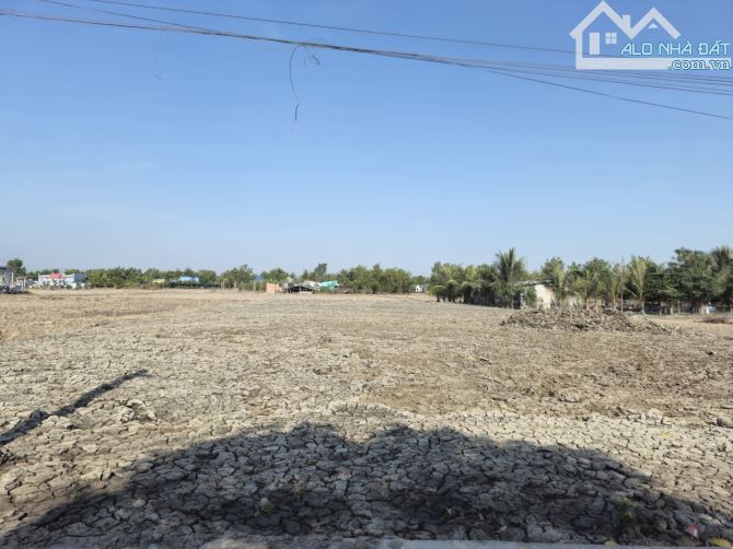 Chủ cần bán lô đất thổ cư mặt tiền đường diện tích 285m2, khu đông dân, gần quốc lộ 50 - 1