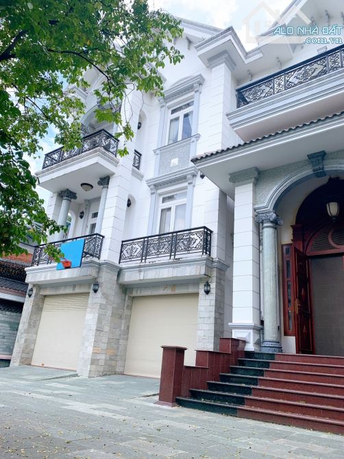 Cho thuê nhà biệt thự khu VIP D2D phường Thống Nhất có sẵn nội thất ✅ Diện tích: 18x25m (4 - 1
