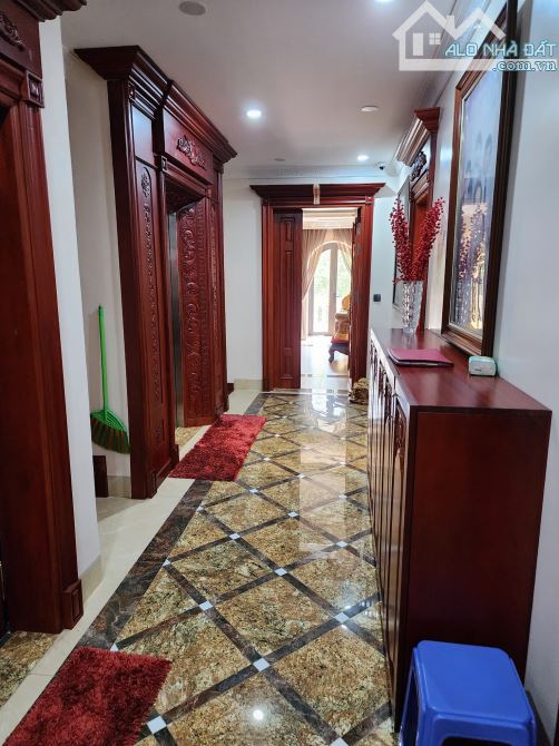 Bán Gấp Biệt Thự đẳng cấp Lưu Hữu Phước - Khu Đô Thị Mỹ Đình.Lô góc. DT 272m2 x 5T. MT 20m - 2
