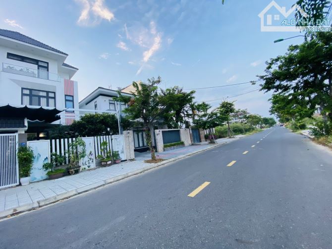 Bán cặp đất 1051m2 đường Nguyễn Đình Thi, Hòa Xuân 2 mặt tiền đường và view sông đẹp - 3