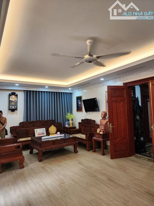 Bán Gấp Biệt Thự đẳng cấp Lưu Hữu Phước - Khu Đô Thị Mỹ Đình.Lô góc. DT 272m2 x 5T. MT 20m - 3
