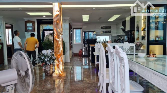 Bán Gấp Tòa Nhà Mặt Phố Phan Văn Trường Thông số có 102. DT 99m2 x 9T. MT9,9m - 4