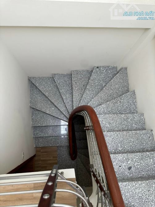 Bán nhà 5 tầng 37m2 Nguyễn Văn Lộc thông Ao Sen, Vũ Trọng Khánh-Mộ Lao giá chưa tới 6 tỷ - 6