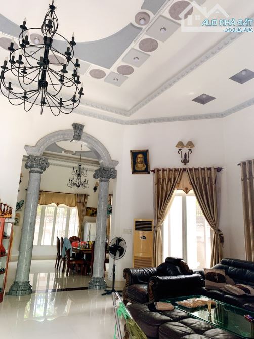 Cho thuê nhà biệt thự khu VIP D2D phường Thống Nhất có sẵn nội thất ✅ Diện tích: 18x25m (4 - 6