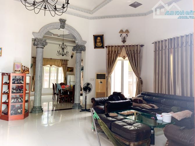 Cho thuê nhà biệt thự khu VIP D2D phường Thống Nhất có sẵn nội thất ✅ Diện tích: 18x25m (4 - 7