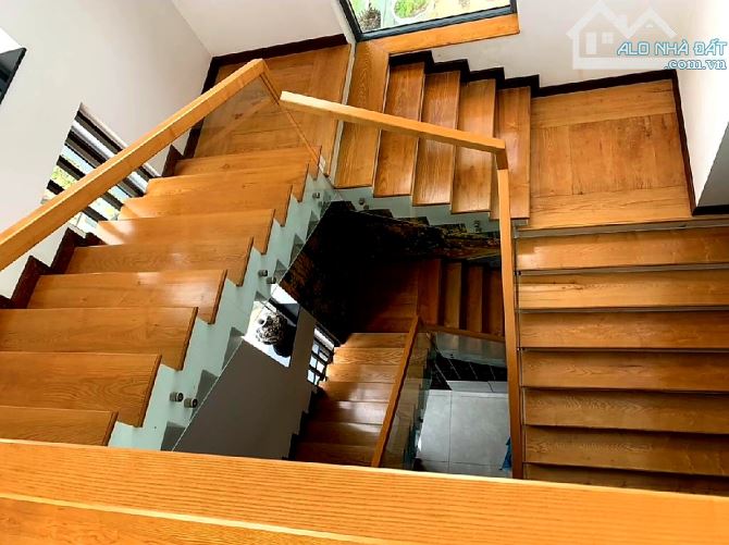 Bán biệt thự mặt tiền Tôn Đản, DT 565m2, 3 tầng, Đg 10.5m, giá 27.5 tỷ - 8