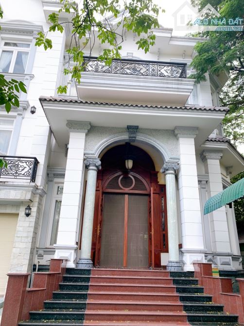 Cho thuê nhà biệt thự khu VIP D2D phường Thống Nhất có sẵn nội thất ✅ Diện tích: 18x25m (4 - 9