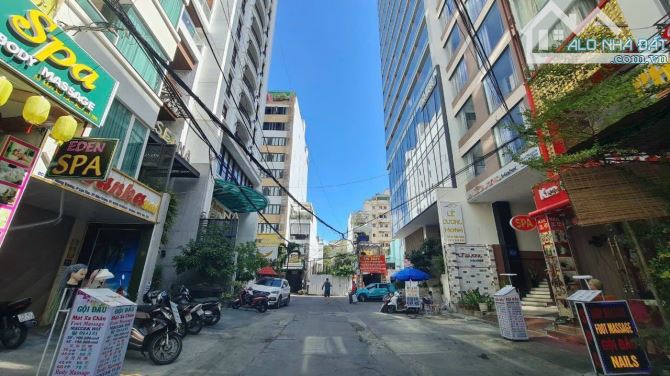 Bán Nhà Phố Tây Đường Hùng Vương Cách Biển 3P - 1