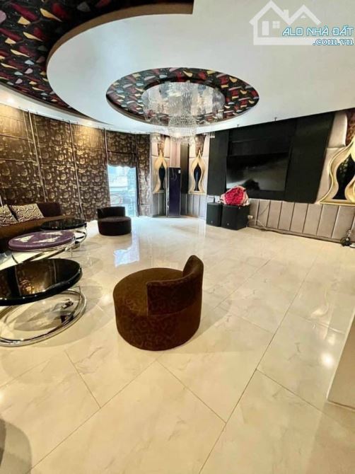 Bán Siêu Biệt Thự 318m2 Giữa Trung Tâm Thành Phố * Đinh Trịnh HPH - 1