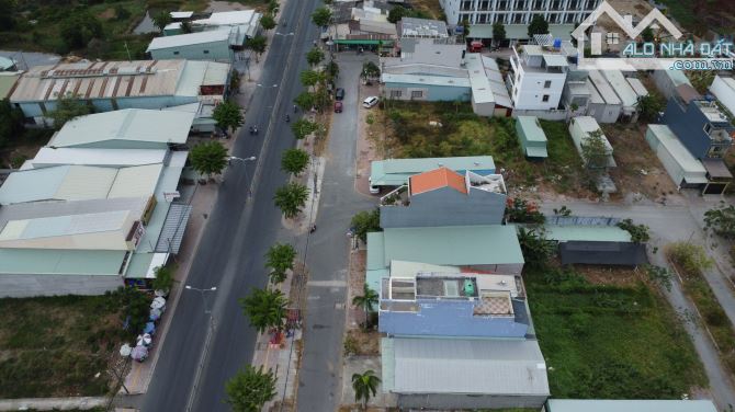Ngộp giảm sâu bán gấp đất bình chánh Hoàng Phan Thái  122m2 full thổ shr 1 tỷ 1 - 2