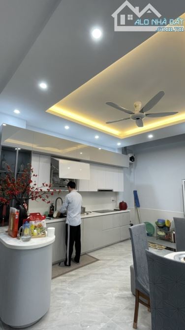 Bán nhà Hồng Phúc Ba Đình Dt 55m2 5 tầng mt 6m Giá 12,5 tỷ Lh Huyền 7X - 2