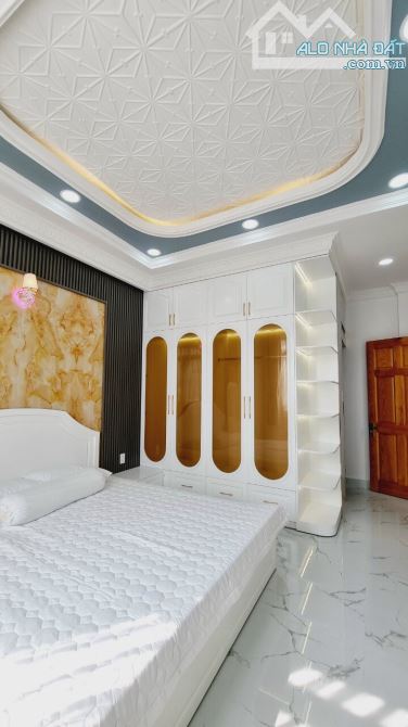 Bán nhà khu vip Anh Tuấn, Nhà Bè, Dt 6,5x15m, 2 lầu,4 phòng ngủ. Giá 9,5 tỷ - 4