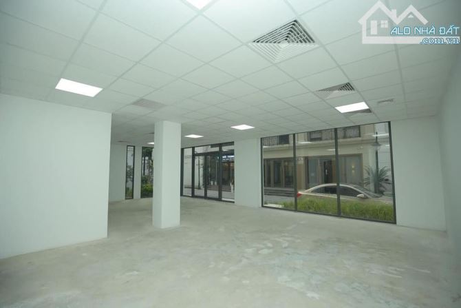 Bán Gấp Siêu Phẩm Lô Góc Mặt Tiền 30M Dự Án Honor Village DT 225M 6T Phố Nguyễn Tuân - 5