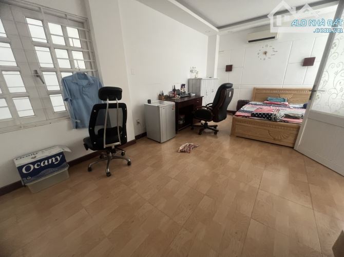 Gấp bán Biệt thự ngay 3 tháng 2. Q10. Đối diện Hà Đô. 100m2. 4 tầng. 6PN. ST. - 4
