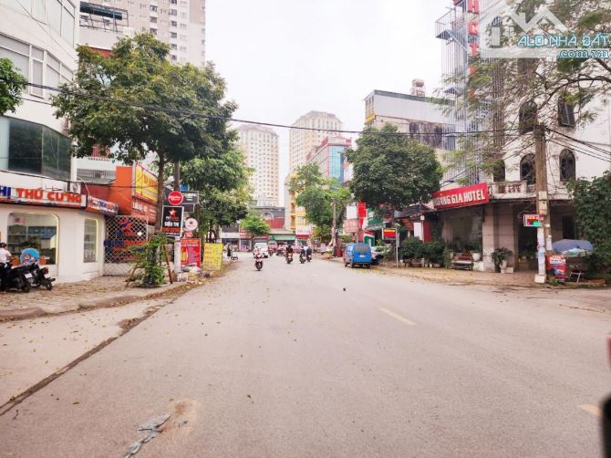 BÁN TOÀ VĂN PHÒNG KHU ĐẤU GIÁ YÊN XÁ PHÂN LÔ 250M2X5 TẦNG MT 12M2 GIÁ 68 TỶ - 6