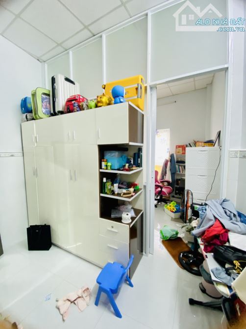 Ngô Gia Tự. Q10. Hẻm 3m thông 1 xẹt. Gần 50m2. 2 tầng. Nở hậu. Chỉ 5,x tỷ - 6