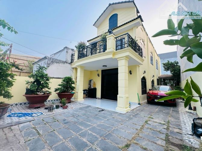 Biệt thự trệt lầu hẻm xe hơi đường 41 phường Linh Đông cách Đường Phạm Văn Đồng 100m