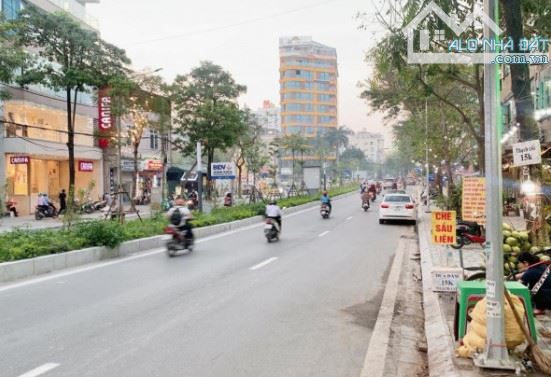 Có 102-Lạc Long Quân,Cầu Giấy-phân lô-ô tô-vỉa hè-kinh doanh-sổ vuông-61m*5T-chỉ 18.2 tỷ