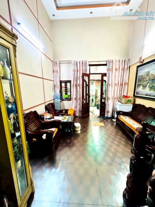 Bán nhà Cầu Giấy- Gần oto, lô góc sáng thoáng, Ngõ Ba gác tránh xe máy- 60m2- 11 tỷ