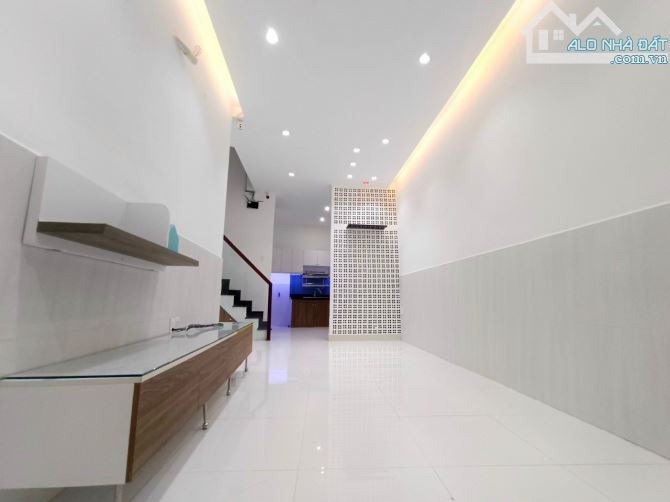 Nhà rẽ lại còn đẹp Lạc Long Quân, Phường 8, Quận Tân Bình DT:44,4m2 Giá : 1tỷ9