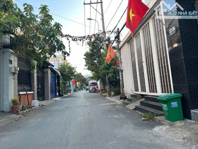 BÁN NHÀ 3 TẦNG TĂNG NHƠN PHÚ B GẦN LÊ VĂN VIỆT - XÂY DỰNG HIỆN ĐẠI NHĨNH 5 TỶ