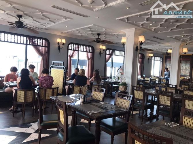 Giảm 25 tỷ; khách sạn MP Nguyễn Hữu Huân, DT 200m2, MT 9m, xây 10 tầng, 46 phòng, 220 tỷ - 1