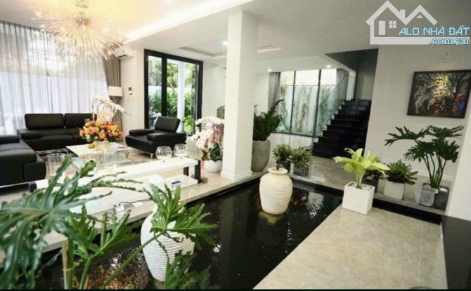 Bán gấp Biệt thự sân vườn, hồ bơi Thảo Điền, 500m2 giá 95 tỷ - 1