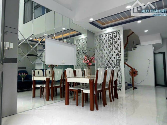 NHÀ MỚI Ở LIỀN CƯ XÁ NGUYÊN HỒNG 4*18M KHU VIP VIEW CÔNG VIÊN GIÁ CHỈ 10.5 TỶ TL - 1