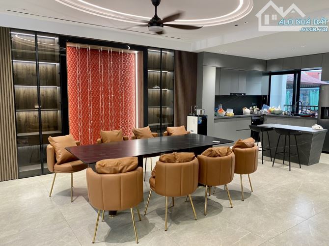 Bán nhà phố Cổ Linh, Long Biên. DT 80m², mặt tiền 5m, nhà 5 tầng, nội thất xịn cao cấp - 1
