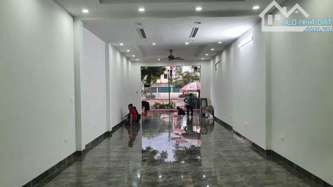 Bán gấp nhà mặt phố TRẦN THÁI TÔNG, CẦU GIẤY, 48m, 4 tầng, kinh doanh, Giá 16 tỷ - 2