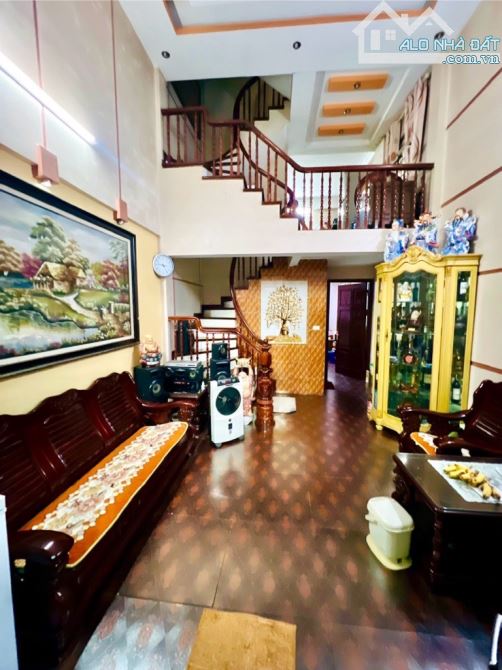 Bán nhà Cầu Giấy- Gần oto, lô góc sáng thoáng, Ngõ Ba gác tránh xe máy- 60m2- 11 tỷ - 2