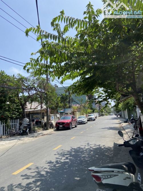 Bán nhà 411m2 Mt Bà Huyện Thanh Quan, dòng tiền 40 tr/tháng, cách biển 400m, Mỹ An 32 tỷ - 3