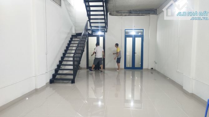 Cho thuê nhà đường Tố Hữu, Hà Đông, HN. DT 80m, 5 tầng, MT 6m, thông sàn ô tô đỗ cửa. Giá - 3