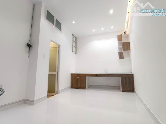 Nhà rẽ lại còn đẹp Lạc Long Quân, Phường 8, Quận Tân Bình DT:44,4m2 Giá : 1tỷ9 - 5