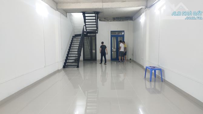 Cho thuê nhà đường Tố Hữu, Hà Đông, HN. DT 80m, 5 tầng, MT 6m, thông sàn ô tô đỗ cửa. Giá - 5