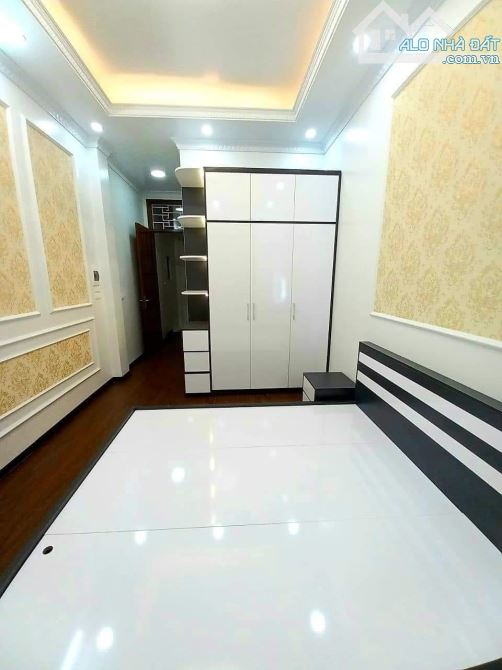 Gía sốc Bán nhà tại phố VIP Xã Đàn, ô tô đỗ cửa, nhà thoáng sáng, ở ngay, 63m2*3T - 6