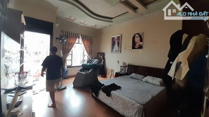 🕌: bán nhà 4 tầng, tô vũ, văn cao, ngô quyền,90m2, đường 12 m 💰: 6 tỷ (01) - 6