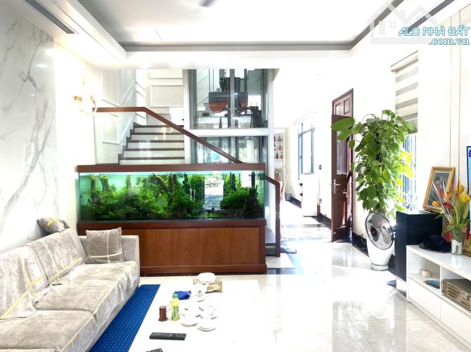 Độc nhất nhà 5 tầng ( lô góc ), có thang máy tại KĐT mới Sở Dầu – sau Quận Uỷ Hồng Bàng