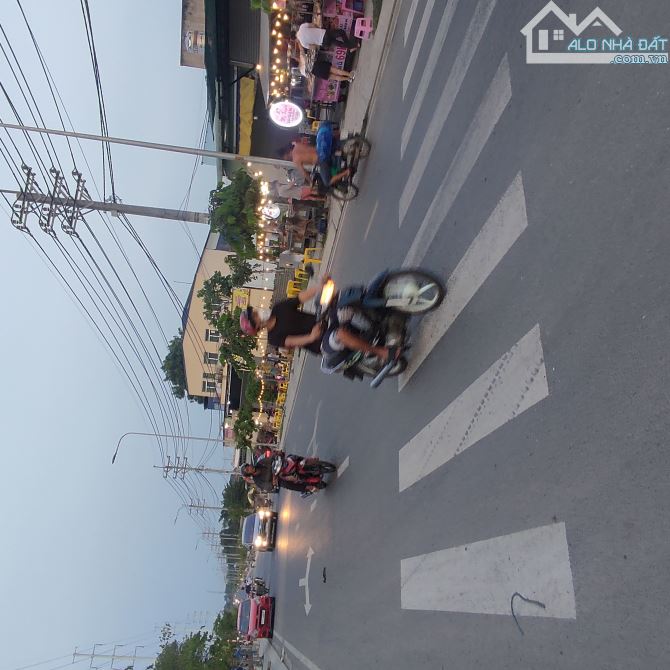 Bán 4 lô đất ở. Dt 5.5*17m và 10*19m. Lê Thị Kim. Gần UBND xã XTS