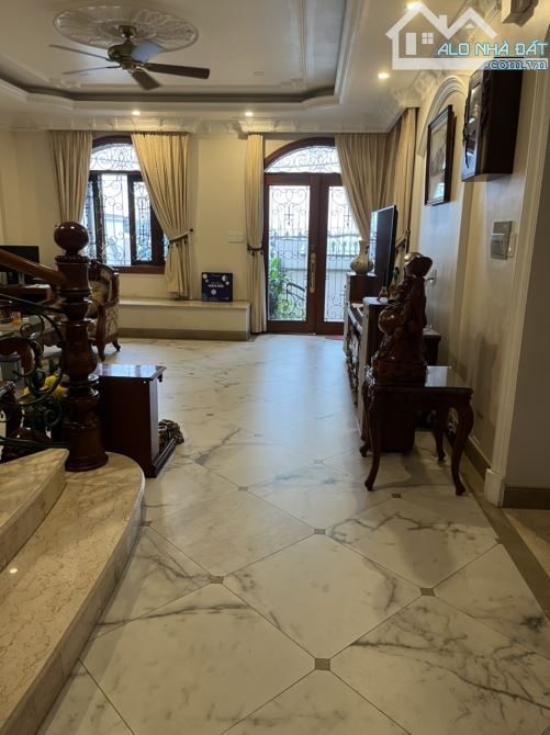 RẺ NHẤT Q.7, 2 mặt tiền, đường số 77. P. Tân Quy. Dt: 6m x 18m. Giá: 15 tỷ.