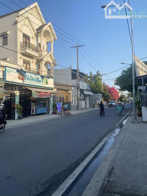 Nhà 8.5x28m xây 3 tầng, nhựa kề Phan Văn Hớn, Xuân thới Thượng, Hocmon