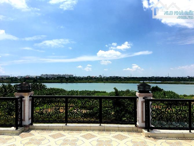 Bán Biệt Thự hiện đại đường Thăng Long view sông mát mẻ, DT 300m2, 3 tầng, giá 24.5 Tỷ. - 11