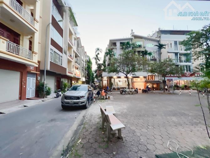 Trung Kính – phân lô 5 tầng ô tô dừng đỗ tại cửa . - 1