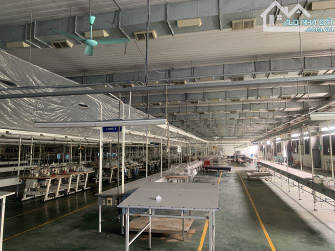 Cho thuê 2500m2 kho trong CCN Trường An - 1