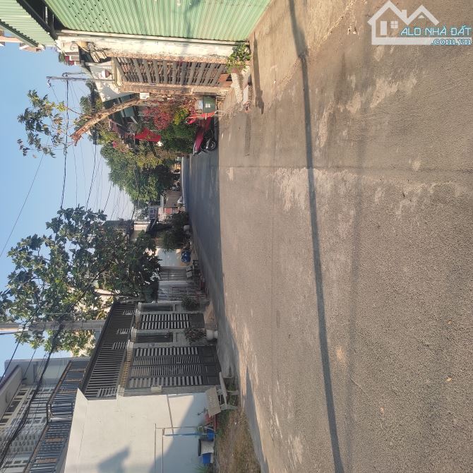 Bán 4 lô đất ở. Dt 5.5*17m và 10*19m. Lê Thị Kim. Gần UBND xã XTS - 3