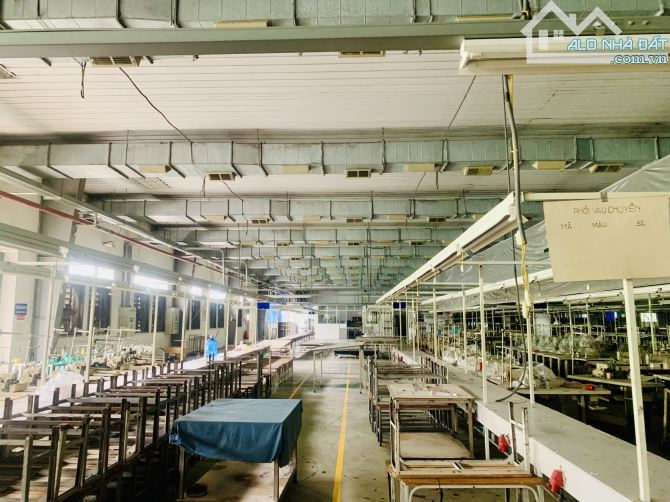 Cho thuê 2500m2 kho trong CCN Trường An - 3