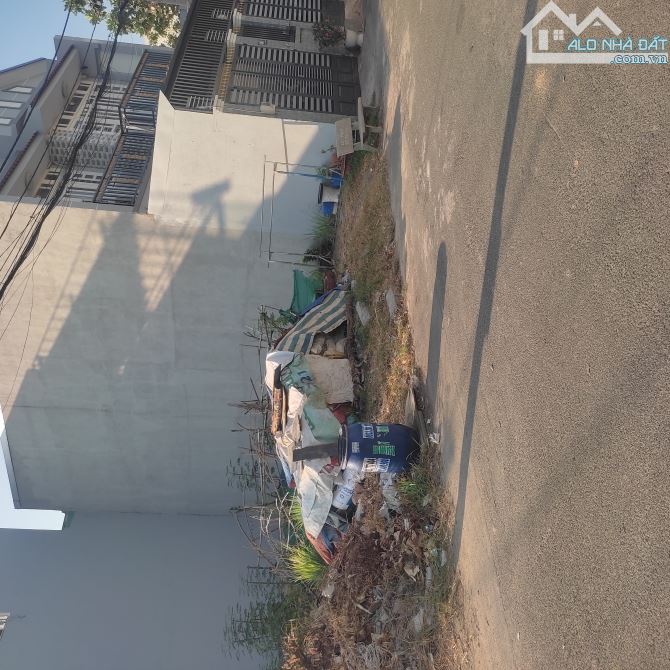 Bán 4 lô đất ở. Dt 5.5*17m và 10*19m. Lê Thị Kim. Gần UBND xã XTS - 4