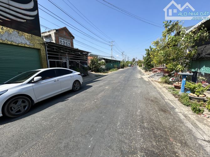 ✅ Đất mặt tiền nhựa Liên Ấp 2 - 5, - 5 x 28m2 - 750 triệu, sổ hồng riêng, đường 16 chổ. - 4